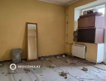 3-комнатная квартира, этаж 4 из 5, 74 м²