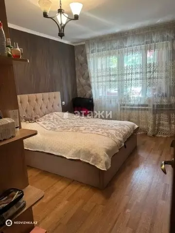 3-комнатная квартира, этаж 4 из 5, 65 м²