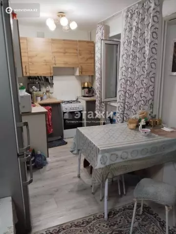 3-комнатная квартира, этаж 4 из 5, 62 м²