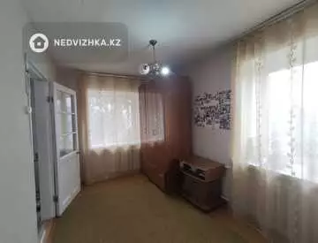 2-комнатная квартира, этаж 4 из 5, 42 м²