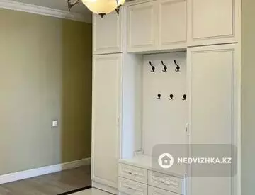 15-комнатная квартира, этаж 18 из 22, 370 м²