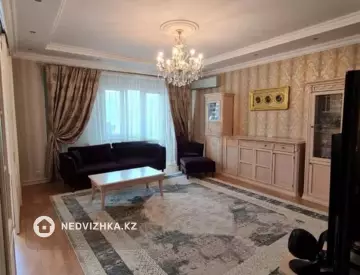 5-комнатная квартира, этаж 17 из 18, 209 м²