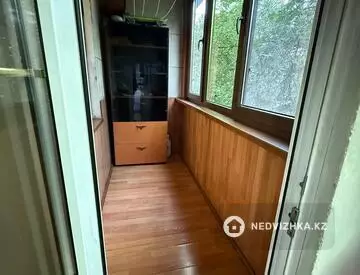 1-комнатная квартира, этаж 4 из 5, 38 м²