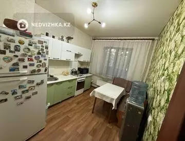 1-комнатная квартира, этаж 4 из 5, 38 м²