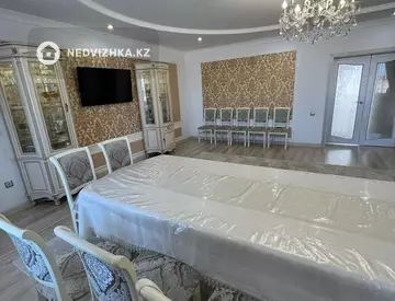 4-комнатная квартира, этаж 5 из 5, 159 м²