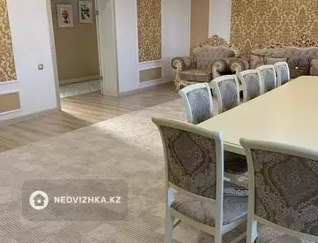 4-комнатная квартира, этаж 5 из 5, 159 м²