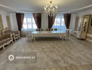 4-комнатная квартира, этаж 5 из 5, 159 м²