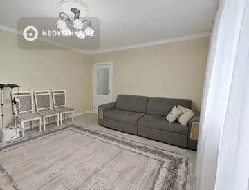 4-комнатная квартира, этаж 3 из 5, 77 м²
