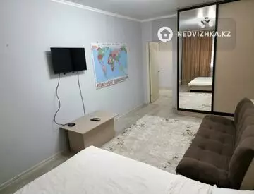 1-комнатная квартира, этаж 1 из 12, 45 м², на длительный срок
