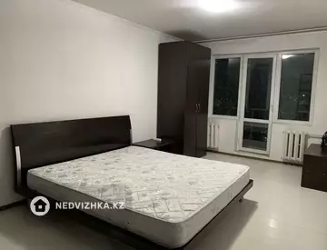2-комнатная квартира, этаж 2 из 4, 43 м², посуточно
