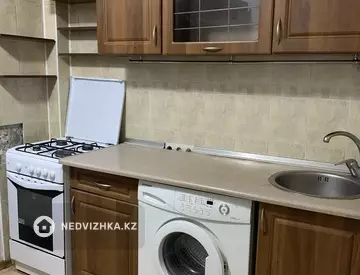 2-комнатная квартира, этаж 2 из 4, 43 м², посуточно