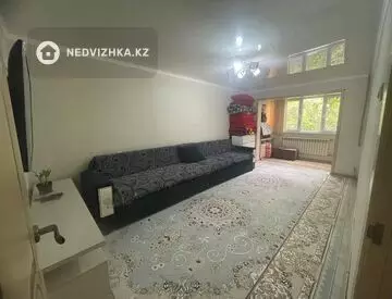 2-комнатная квартира, этаж 3 из 5, 49 м²