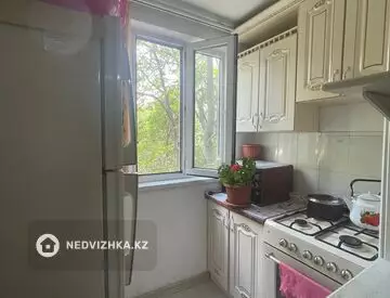 2-комнатная квартира, этаж 3 из 5, 49 м²