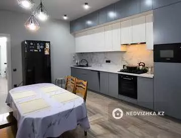 3-комнатная квартира, этаж 4 из 5, 135 м²