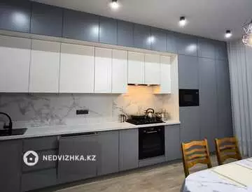 3-комнатная квартира, этаж 4 из 5, 135 м²