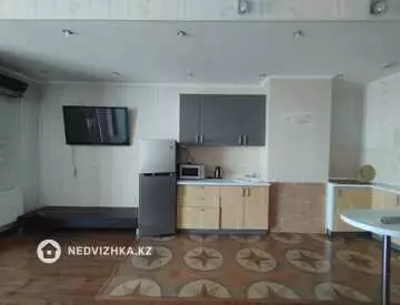 1-комнатная квартира, этаж 13 из 20, 50 м², на длительный срок