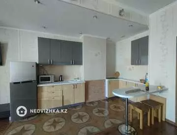 1-комнатная квартира, этаж 13 из 20, 50 м², на длительный срок