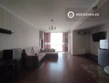 1-комнатная квартира, этаж 13 из 20, 50 м², на длительный срок
