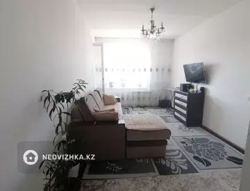2-комнатная квартира, этаж 4 из 5, 52 м²