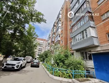 4-комнатная квартира, этаж 1 из 9, 77 м²