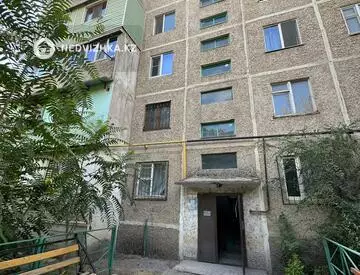 2-комнатная квартира, этаж 1 из 8, 48 м²