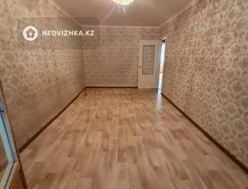 2-комнатная квартира, этаж 1 из 8, 48 м²