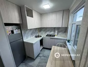 2-комнатная квартира, этаж 4 из 5, 42 м², на длительный срок