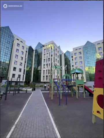 5-комнатная квартира, этаж 3 из 7, 200 м²