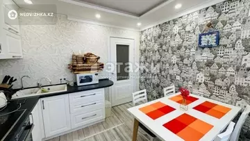 2-комнатная квартира, этаж 3 из 5, 65 м²