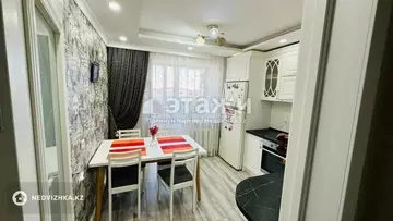 2-комнатная квартира, этаж 3 из 5, 65 м²