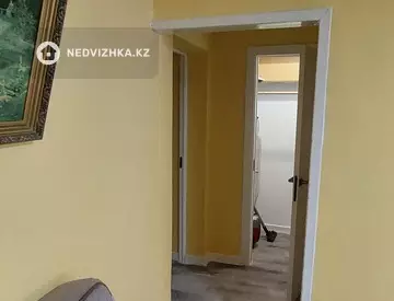 3-комнатная квартира, этаж 3 из 4, 54 м², посуточно