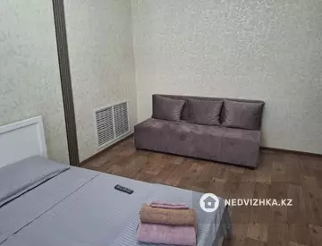 1-комнатная квартира, этаж 2 из 5, 38 м², посуточно