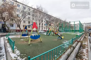 1-комнатная квартира, этаж 3 из 5, 13 м²