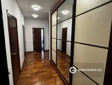 3-комнатная квартира, этаж 11 из 15, 126 м²