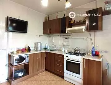 2-комнатная квартира, этаж 4 из 5, 50 м²