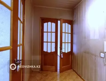 2-комнатная квартира, этаж 4 из 5, 50 м²