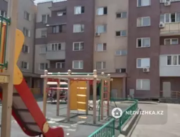2-комнатная квартира, этаж 3 из 5, 58 м²