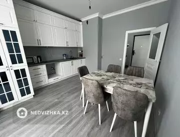 2-комнатная квартира, этаж 8 из 12, 72 м²