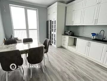 2-комнатная квартира, этаж 8 из 12, 72 м²