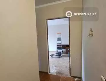 2-комнатная квартира, этаж 4 из 5, 45 м²