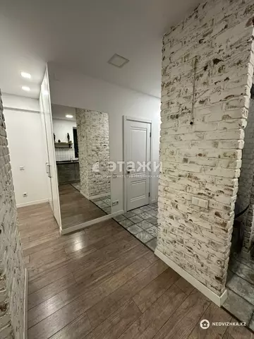 2-комнатная квартира, этаж 11 из 13, 38 м²