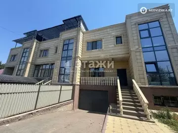 6-комнатная квартира, этаж 1 из 1, 233 м²