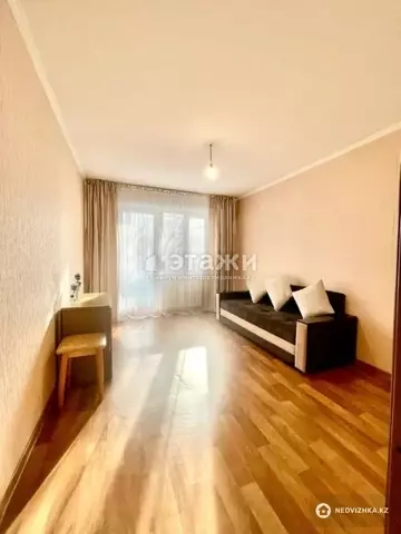 2-комнатная квартира, этаж 4 из 5, 52 м²