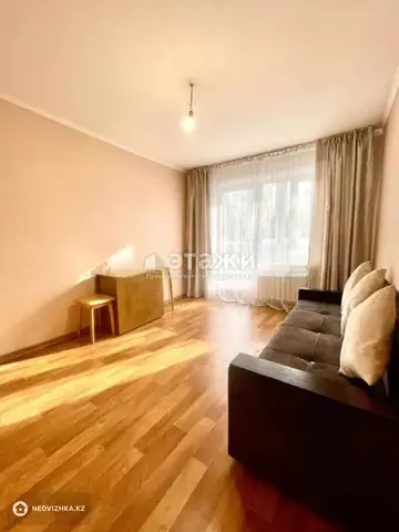 2-комнатная квартира, этаж 4 из 5, 52 м²