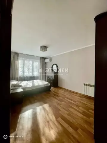 2-комнатная квартира, этаж 4 из 5, 52 м²
