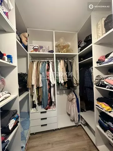 2-комнатная квартира, этаж 3 из 10, 69 м²