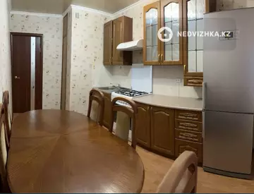 3-комнатная квартира, этаж 3 из 10, 70 м²