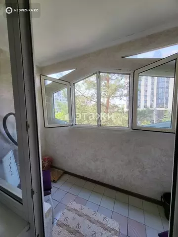 2-комнатная квартира, этаж 4 из 5, 53 м²
