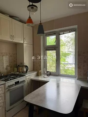 3-комнатная квартира, этаж 3 из 5, 61 м²