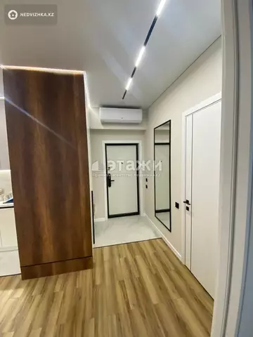 2-комнатная квартира, этаж 13 из 19, 60 м²